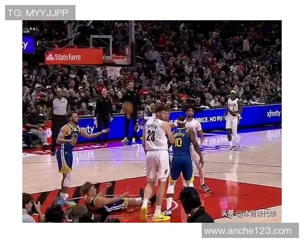 开拓者社媒回顾勇士激战赛场瞬间