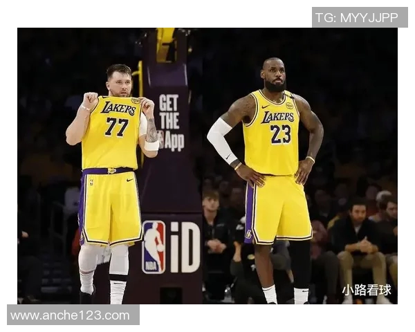 换个场地还赢你,湖人赢球有妙招,东契奇零敲碎打,3人稳基本盘